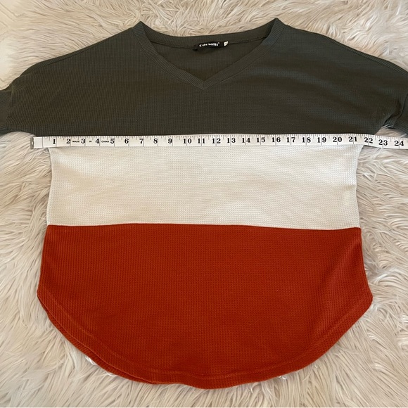 Colorblock Top | Boutique Brand - Picture 7 of 11